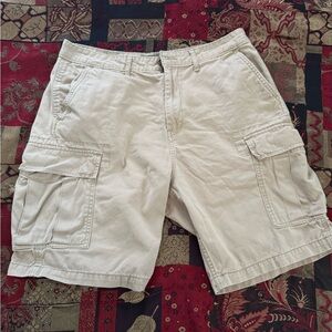Levi’s Khaki Tan Cargo Shorts Size 34